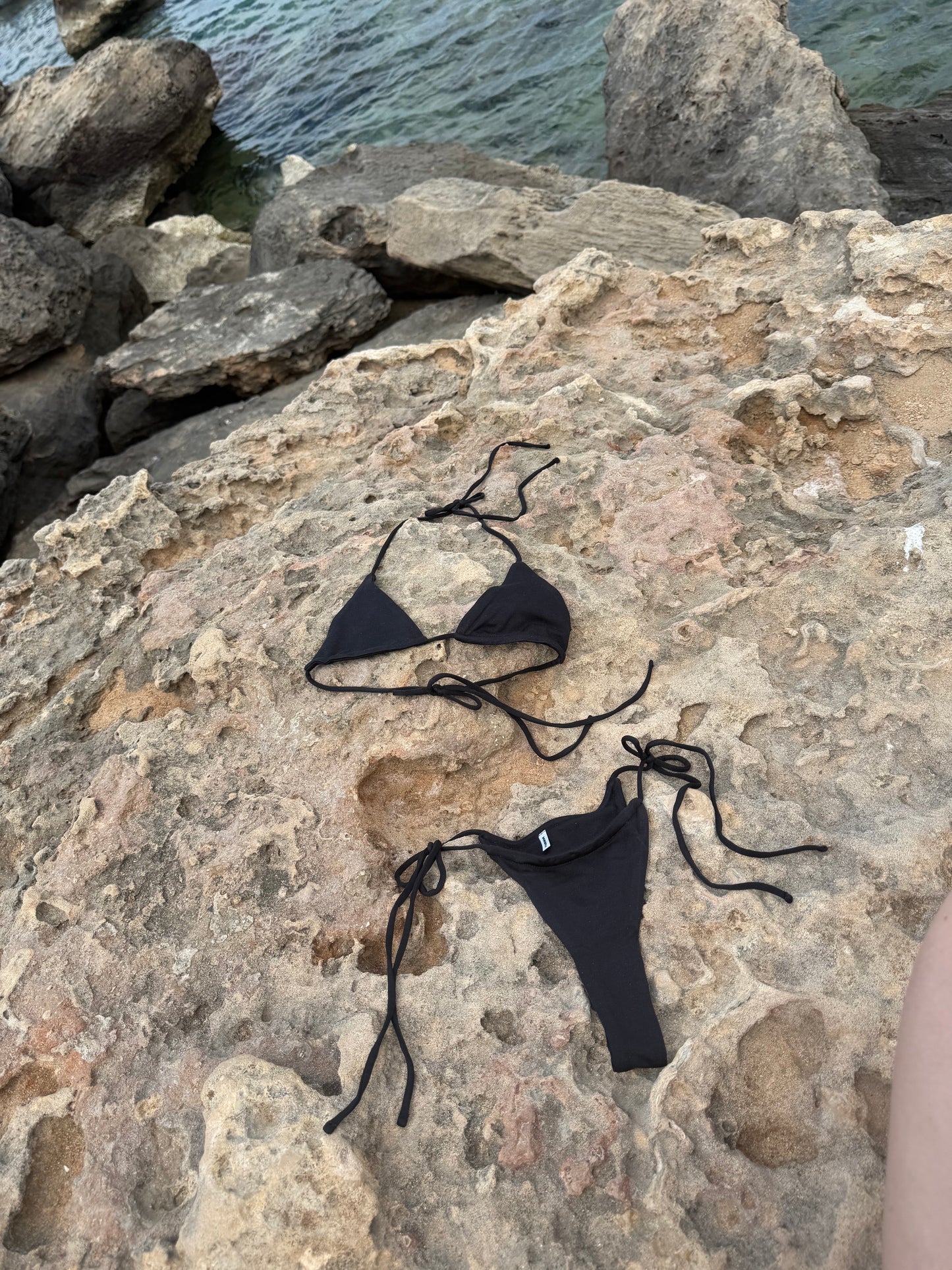 Gaia Microkini Black Silk